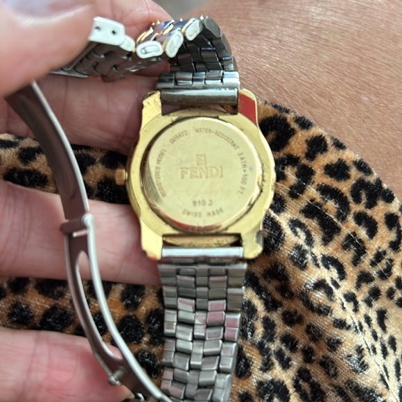 FENDI TWO TONE WATCH - Picture 5 of 7